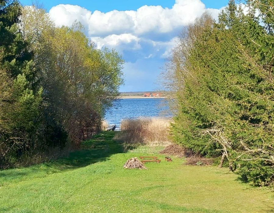 Dom na Mazurach nad jeziorem - własna plaża, kajaki, łódka, pomost.