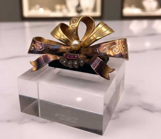 Raro Alfinete de Peito “Laço” em Ouro 19.2k (800) – 7,2g