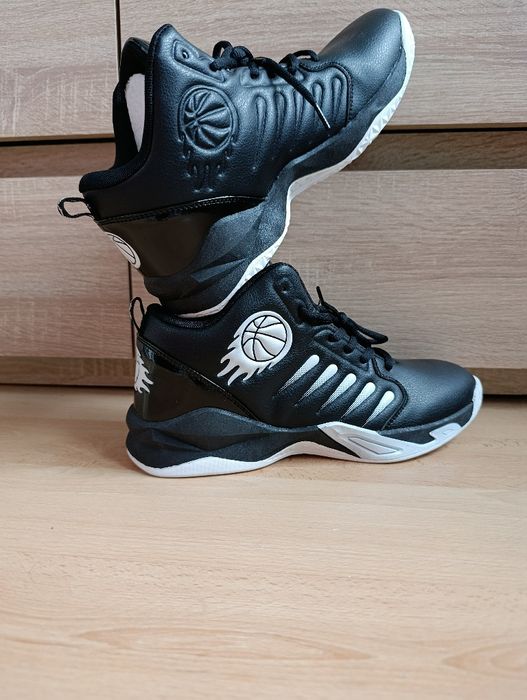 Nowe buty sportowe