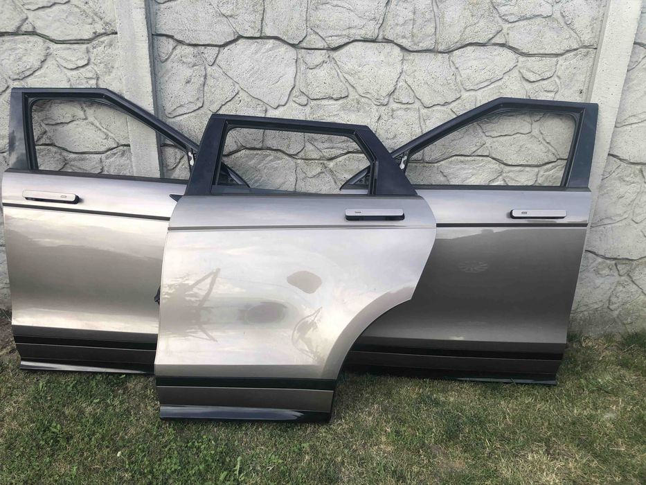 Land Rover Range Rover Evoque L 551 двері можа по детально