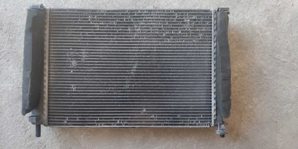 Радіатор двигуна Ford fusion (fiesta) 4S6H8005DA