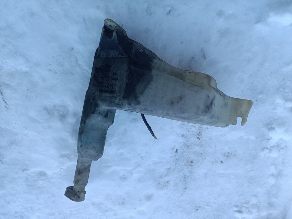 Оригінальний бачок склоомивача та бачок розширювальний Renault Master.