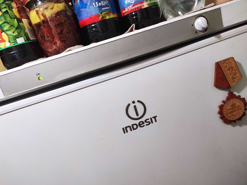 Холодильник  двухкамерный Indesit SB15020