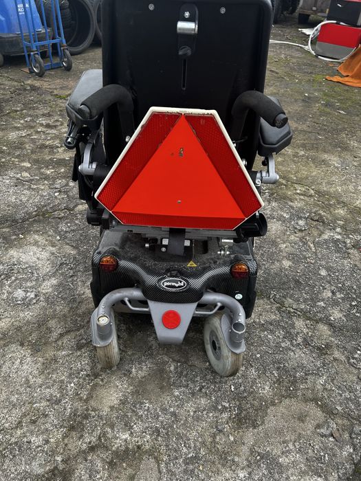 elektryczny wózek inwalidzki Permobil Chairman 2S karbon