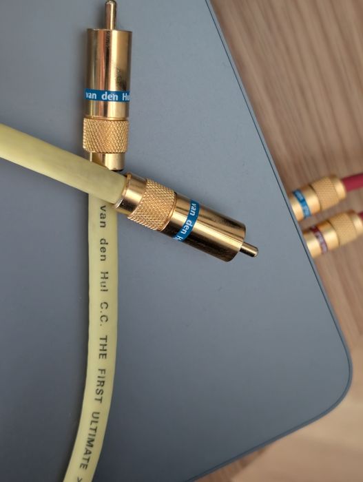 Van den Hul The First Ultimate Mk II coaxial