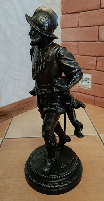 Stare - Rzeźby, Figurki.