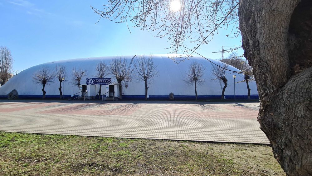 Льодова ковзанка, продаж працюючого бізнесу, Черкаси