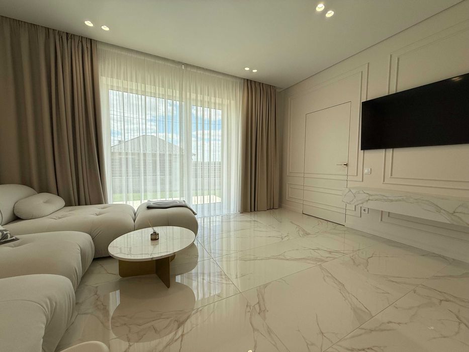 Продам неймовірно красивий будинок біля лісу!!