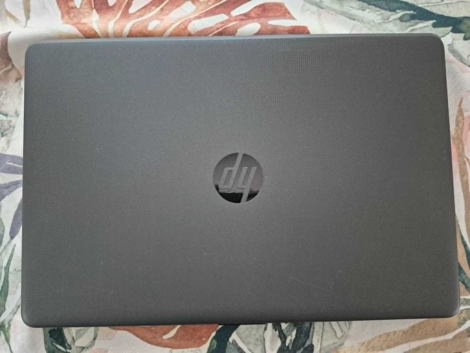Laptop HP 250 G6 i3 / 8GB RAM / 256GB SSD + Torba i Ładowarka