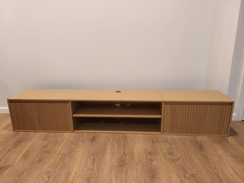 Móvel suspenso de parede para TV