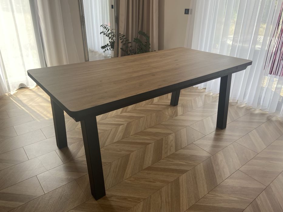Stoł do jadalni rozkladany