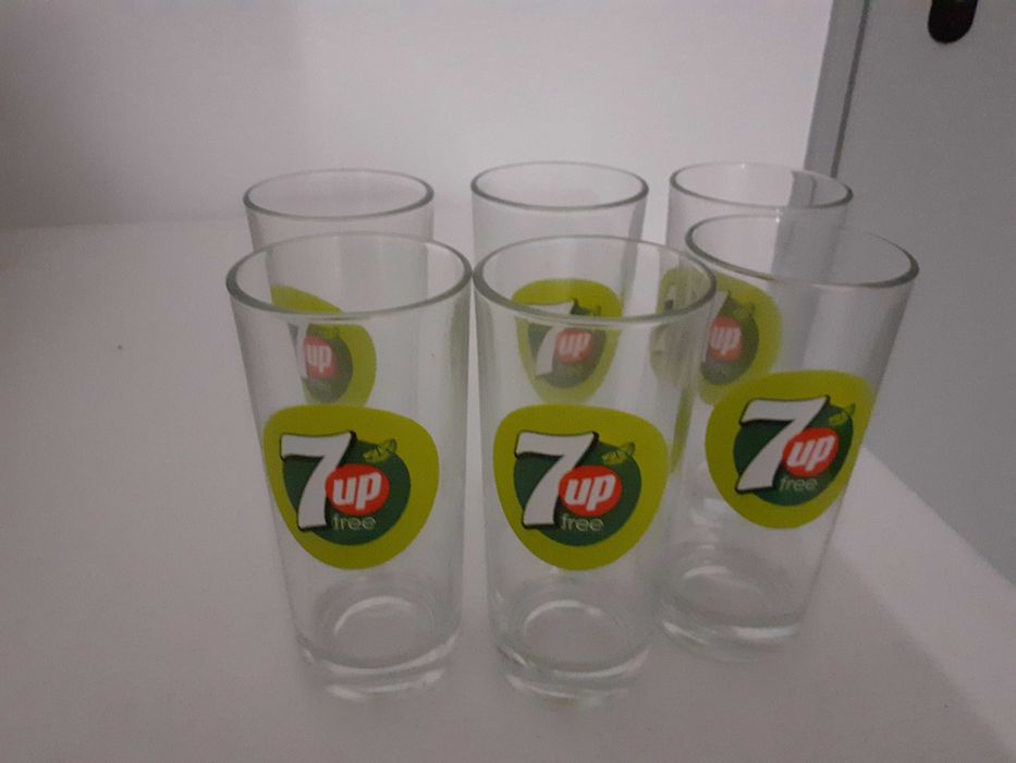 Copos de vidro 7up