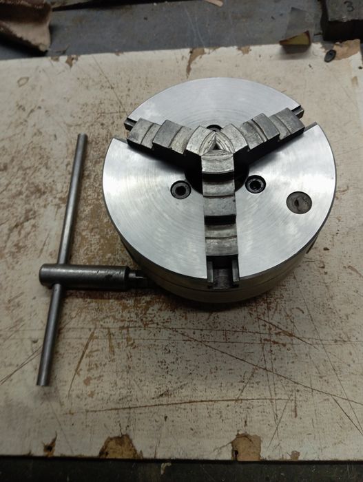 Универсально делительная Удг 250 стол поворотный резцедержка