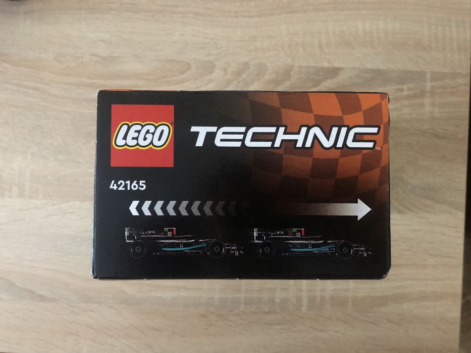 Конструктор LEGO Technic Mercedes-AMG F1 W14 E Performance.