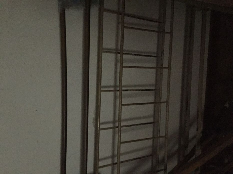 Cama de ferro antiga