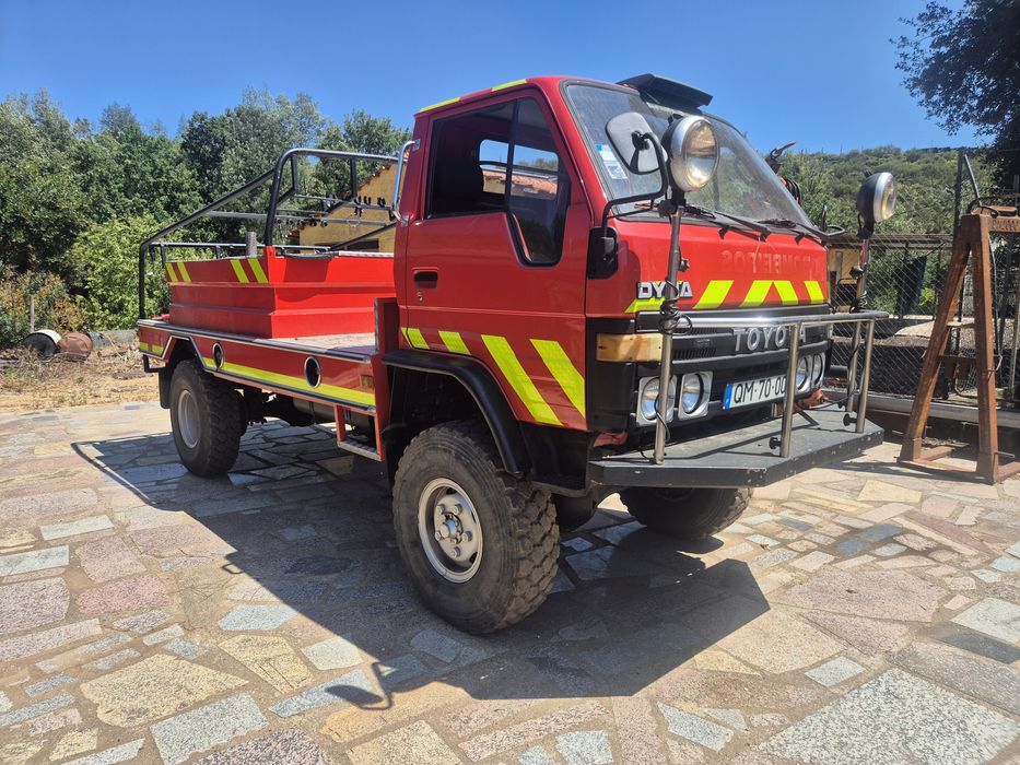 Toyota dyna 4x4 impecável