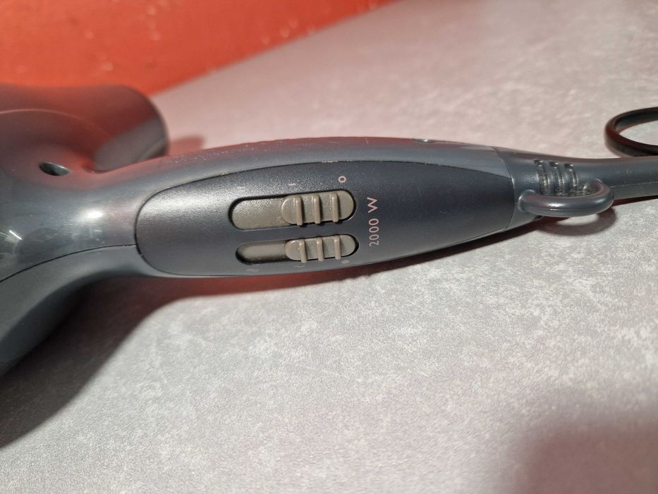 Suszarka do włosów PHILIPS HP4935