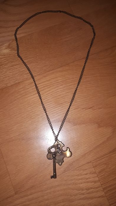 Colar dourado parfois