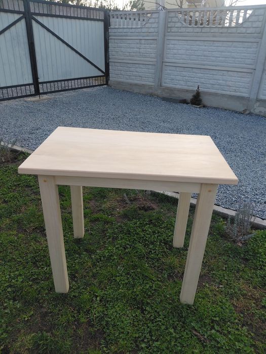 Кухонний стіл. Стіл з натурального дерева