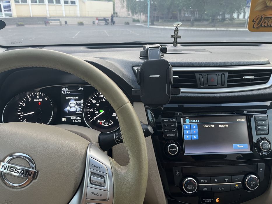 NISSAN ROGUE в максимальній комплектаціі