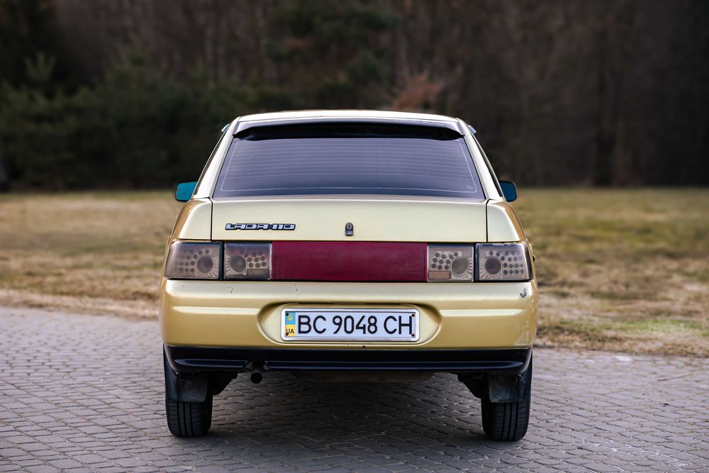 Автомобіль Лада 2110