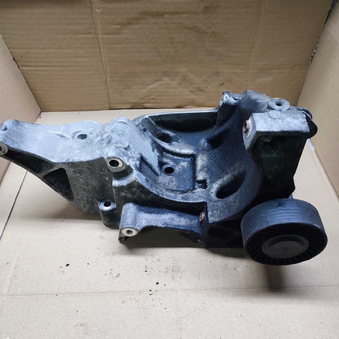 Podstawa łapa alternatora  Bmw E60 E83 E84 E90 780.2639 n47