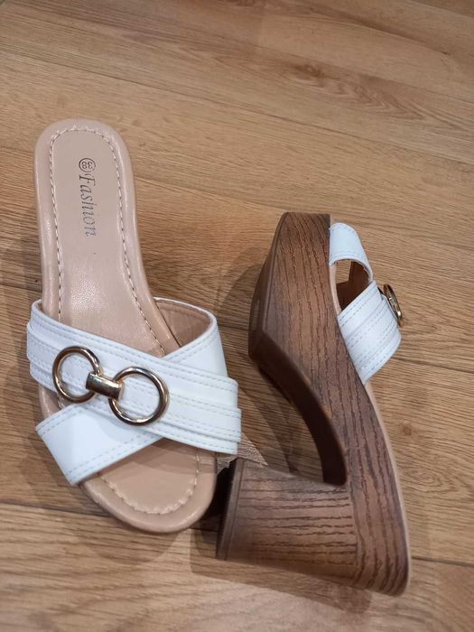 Sandália Fashion Nº38 Novas