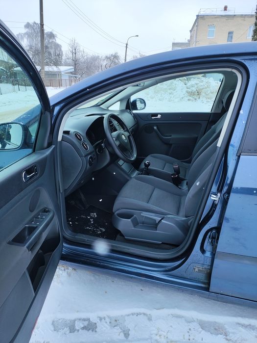Автомобіль Wolkwagen Golf Plus 2005 рік