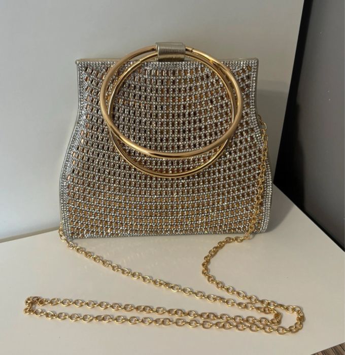 Torebka złota błyszcząca elegancka z łańcuszkiem