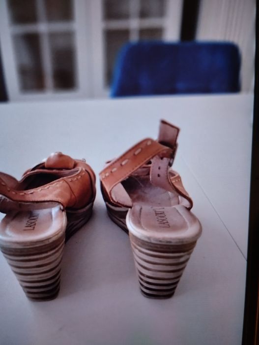 Buty damskie. Lasocki. 38