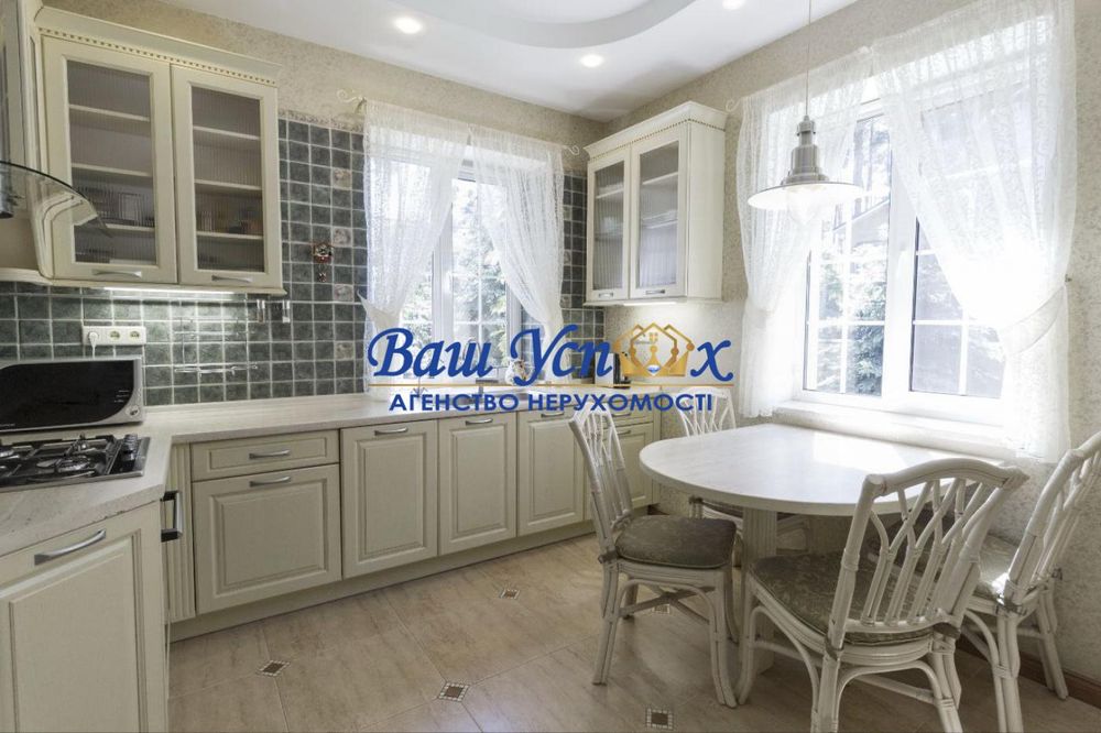 Продажа дома в лесу в городке с озером ,  село Романков.