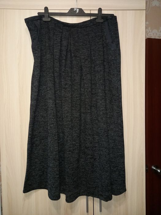 Продам юбку темно зеленого цвета