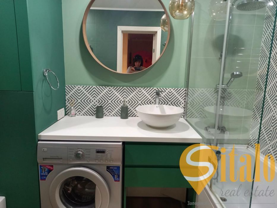 Двокімнатна на Південному з ремонтом. (020)