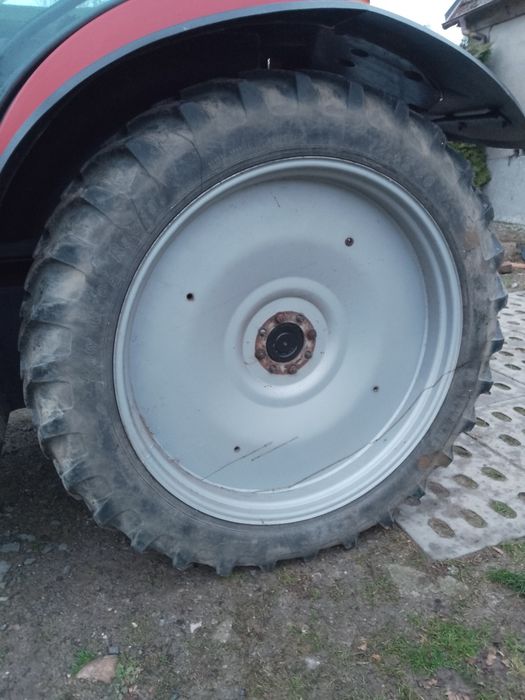 Wąskie koła do ciągnika CASE,  NEW HOLLAND komplet TYŁ