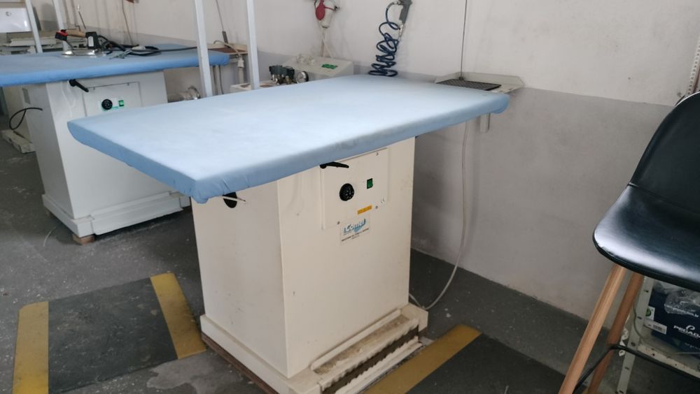 Mesa de passar a ferro