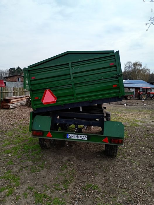 Zielona przyczepa  D47