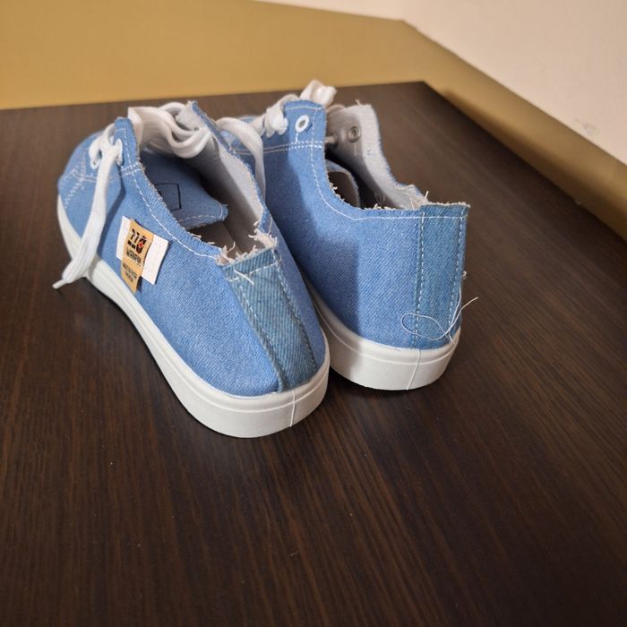 Buty z płótna w typie snickers