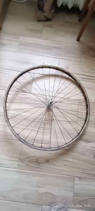 Колесо на велосипед  28 переднє з новою віською