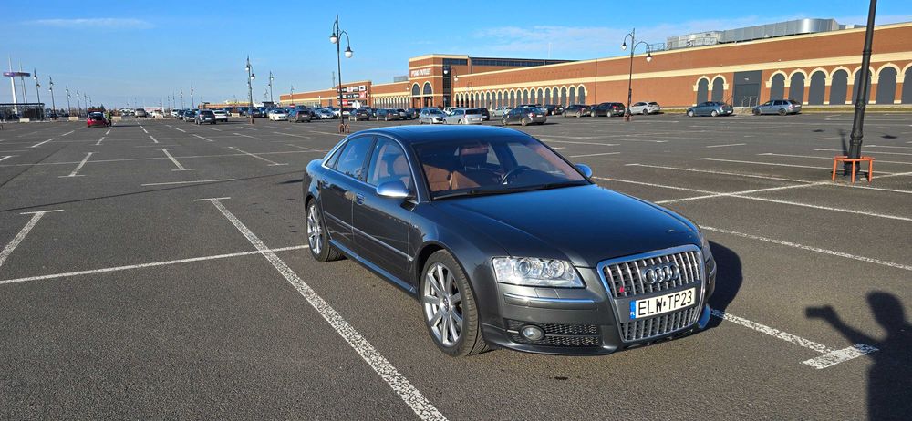 Audi S8 D3 5.2 V10