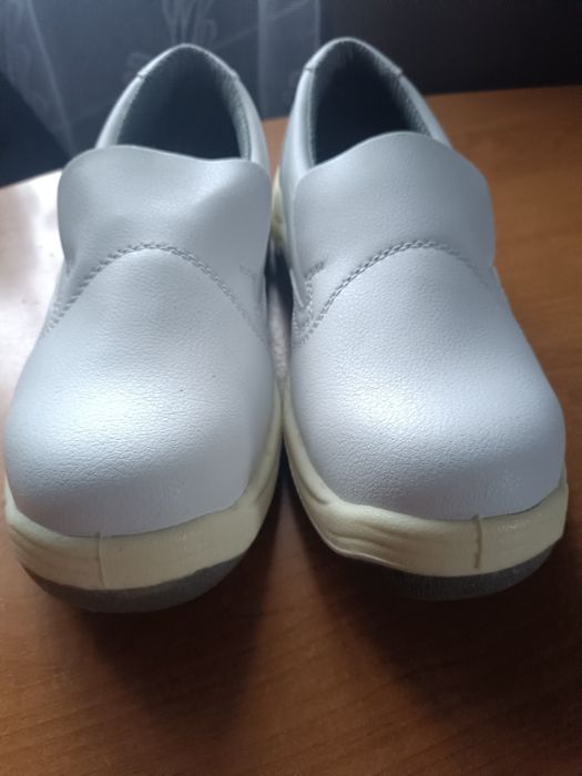 Buty białe ciężkie roz 39