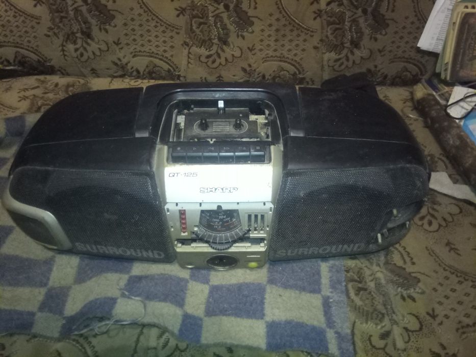 Магнитола SHARP QT 125 .