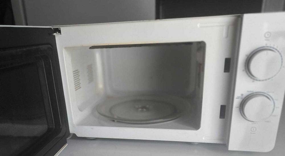 Microondas Becken 700W