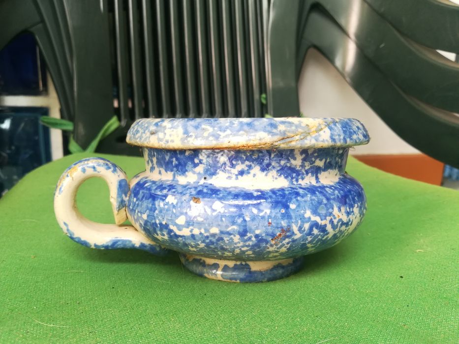 Peça em cerámica com  100 anos.