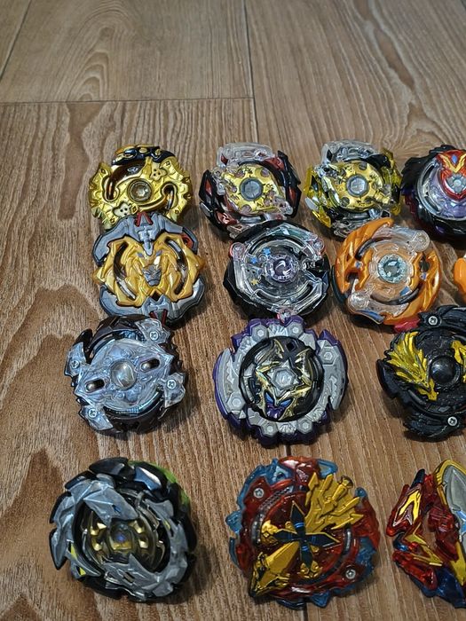Іграшки Beyblade