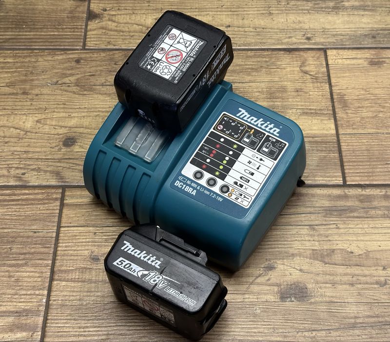 Makita 2x bateria akumulator 5,0Ah | szybka ładowarka DC18RA