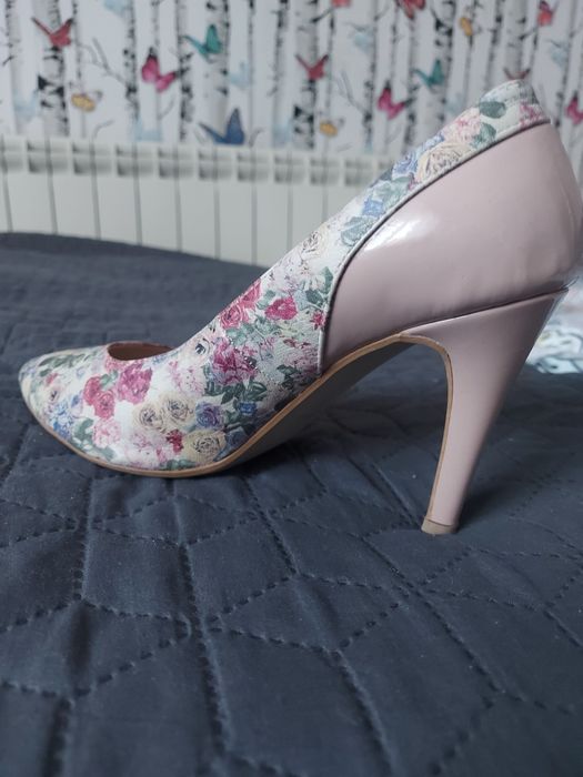 Buty na obcasie 38