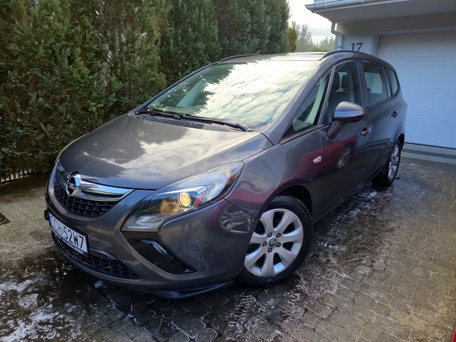 Opel Zafira 1.4T 140KM xenon led navi kamera klimatronik bezwypadkowy stan bdb