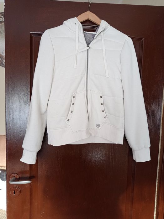 Ciepła bluza S biała
