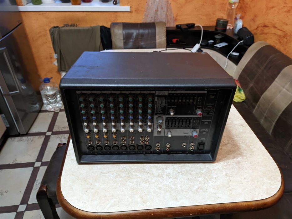 Мікшерний пульт з підсилювачем YAMAHA EMX512SC