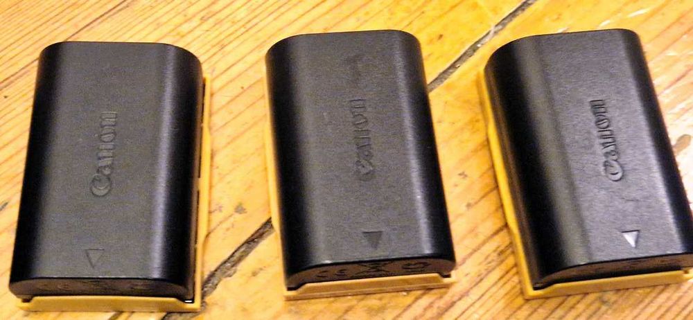 Pack Baterias Canon LP-E6 + Carregador + Adaptador D-Tap